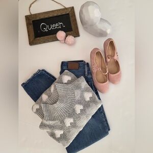 Studio B Gray Heart Pattern Knit Sweater Women’s Size M Cozy Pullover